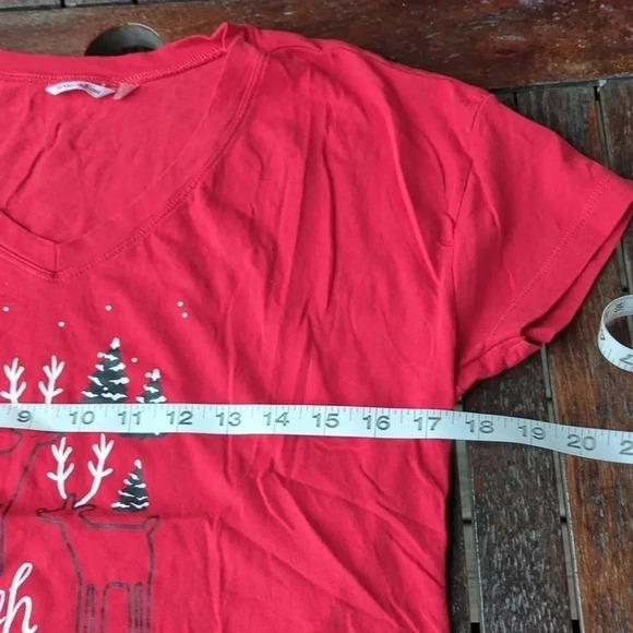 Christmas Reindeer Tee - Picture 5 of 7